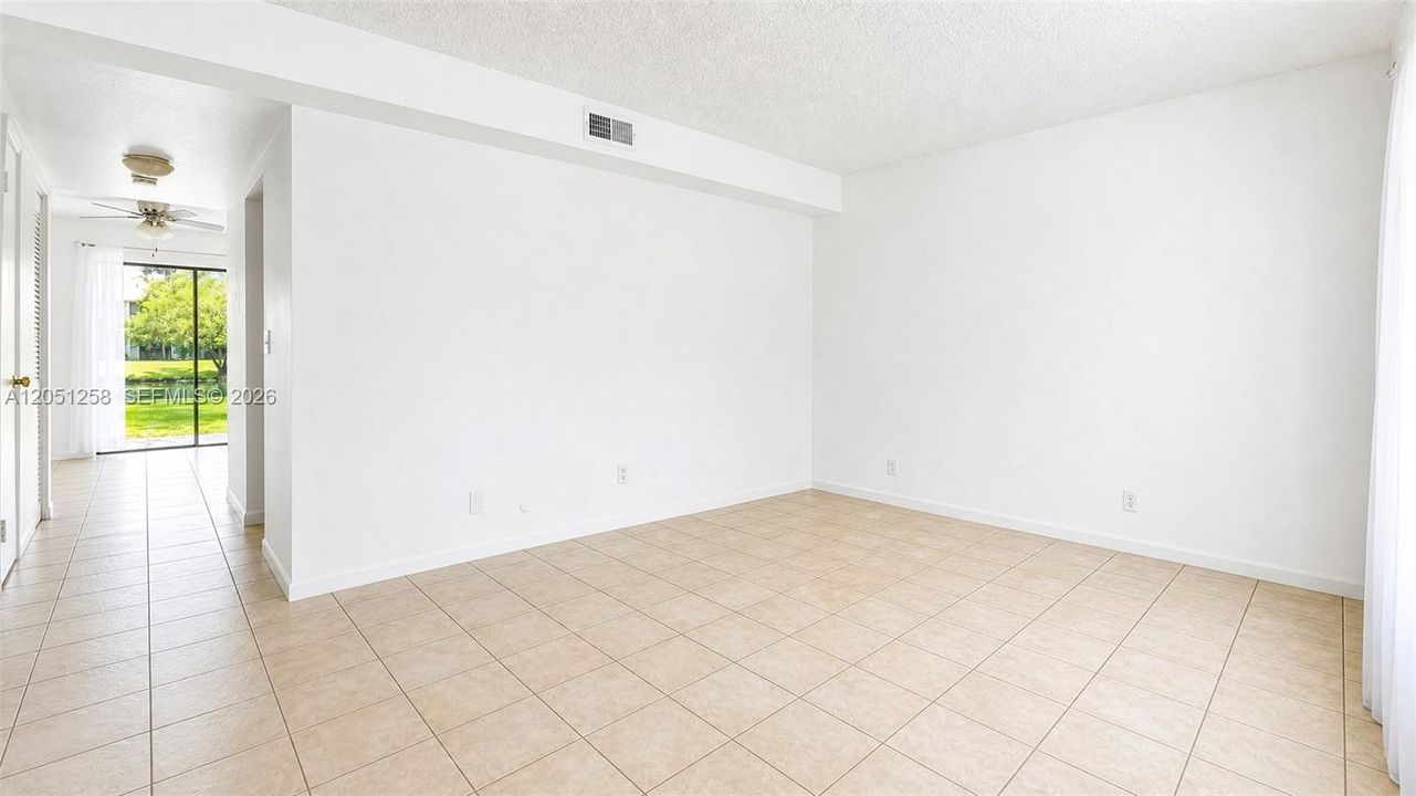 En Venta: $315,000 (3 camas, 2 baños, 1435 Pies cuadrados)