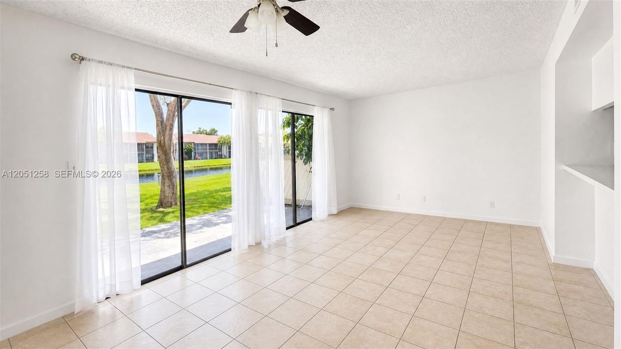 En Venta: $315,000 (3 camas, 2 baños, 1435 Pies cuadrados)