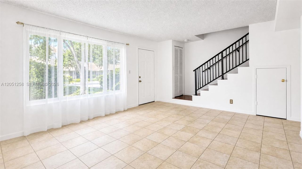En Venta: $315,000 (3 camas, 2 baños, 1435 Pies cuadrados)