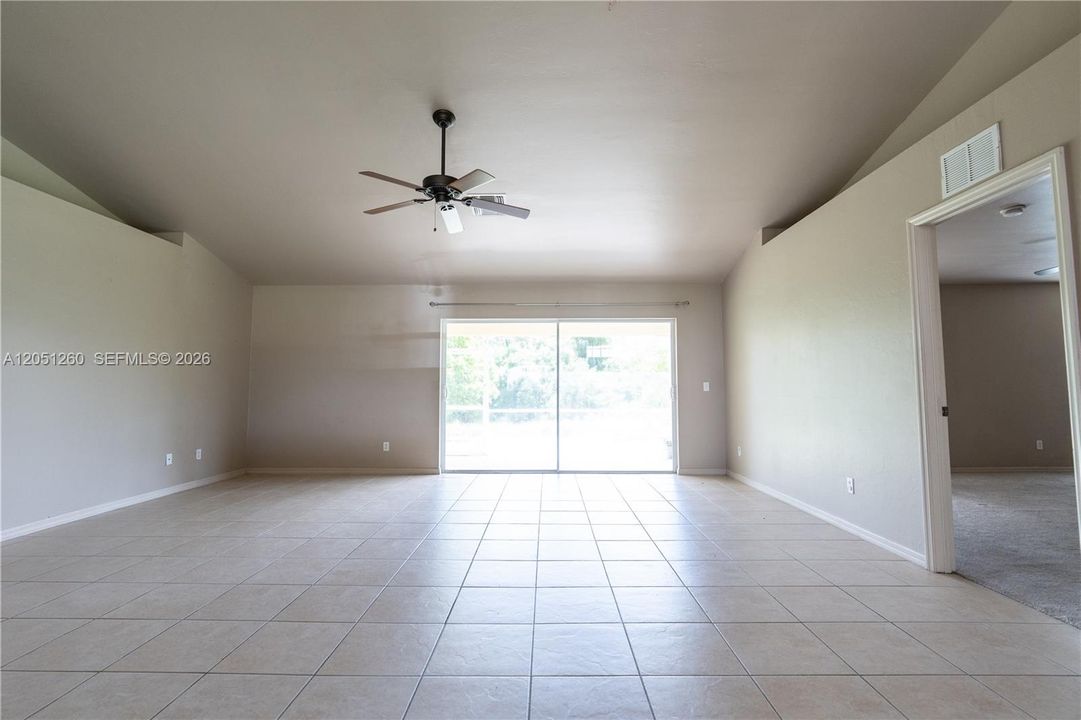 En Venta: $325,000 (3 camas, 2 baños, 0 Pies cuadrados)