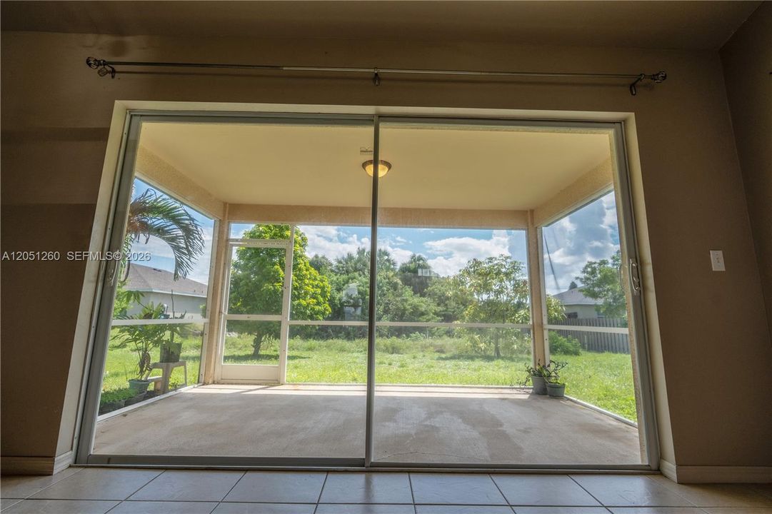 En Venta: $325,000 (3 camas, 2 baños, 0 Pies cuadrados)