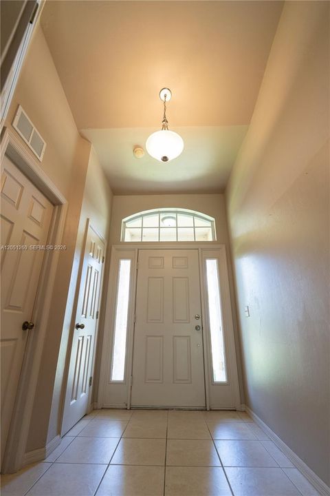 En Venta: $325,000 (3 camas, 2 baños, 0 Pies cuadrados)