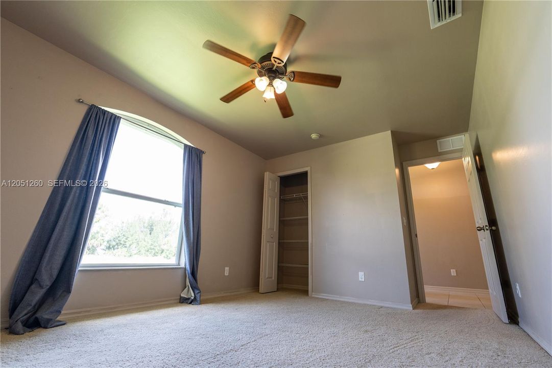 En Venta: $325,000 (3 camas, 2 baños, 0 Pies cuadrados)