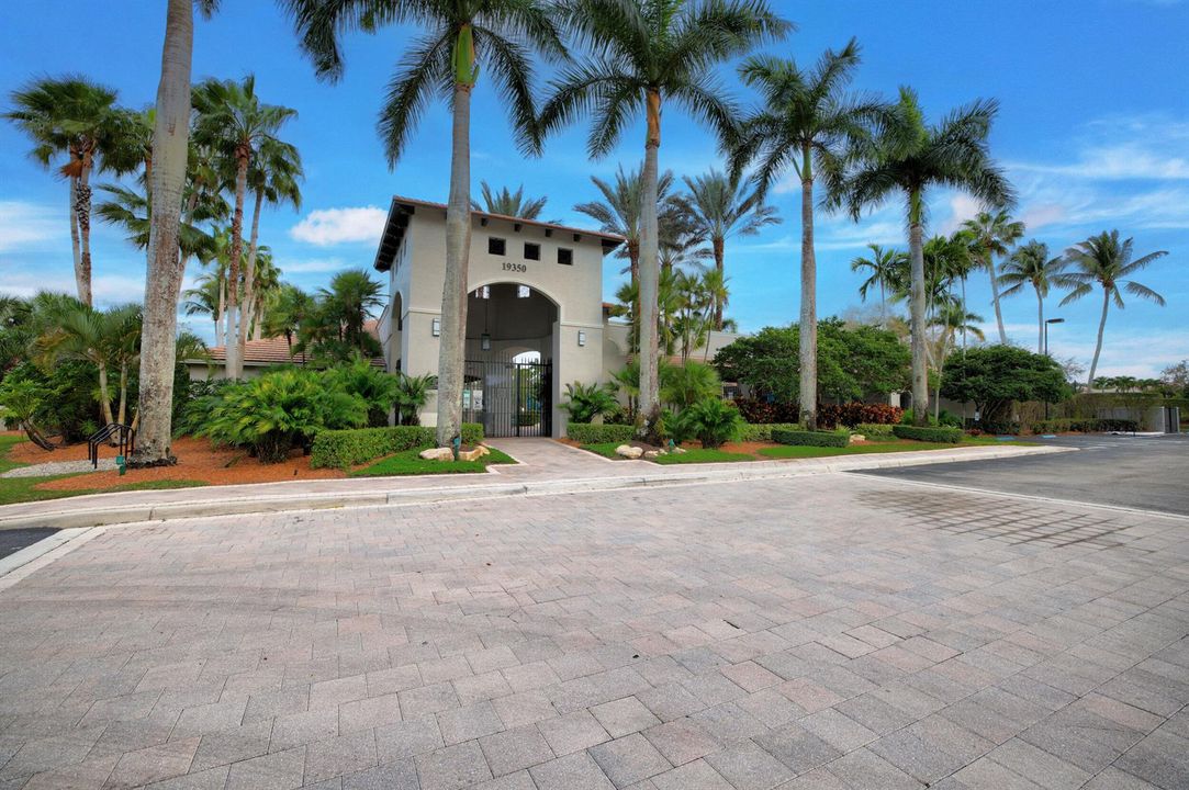 Saturnia Clubhouse