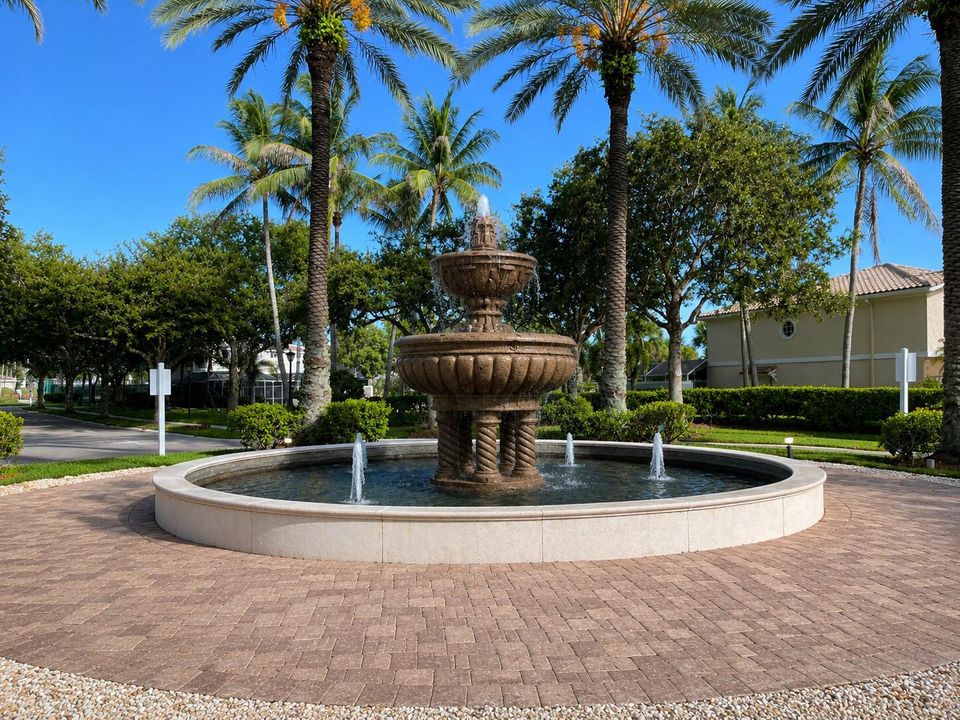 entrance fountain at Cataline Lakes