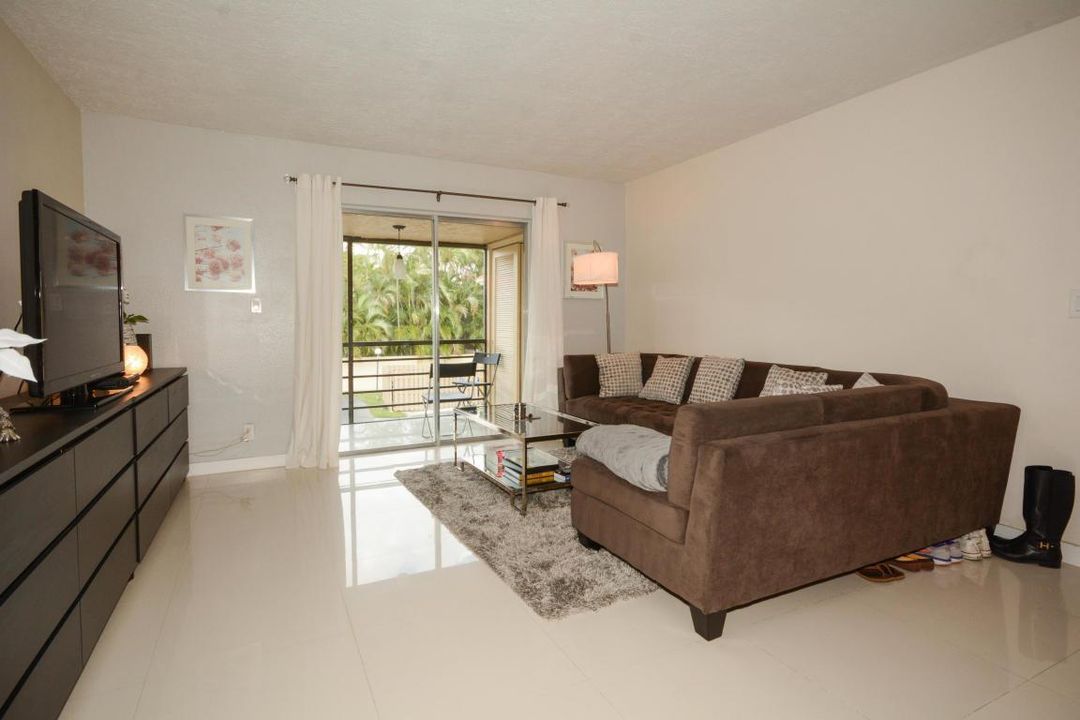 07. Living Room