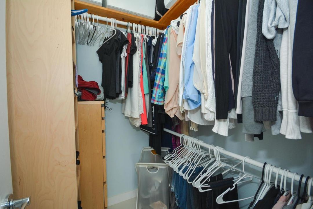 11. Closet