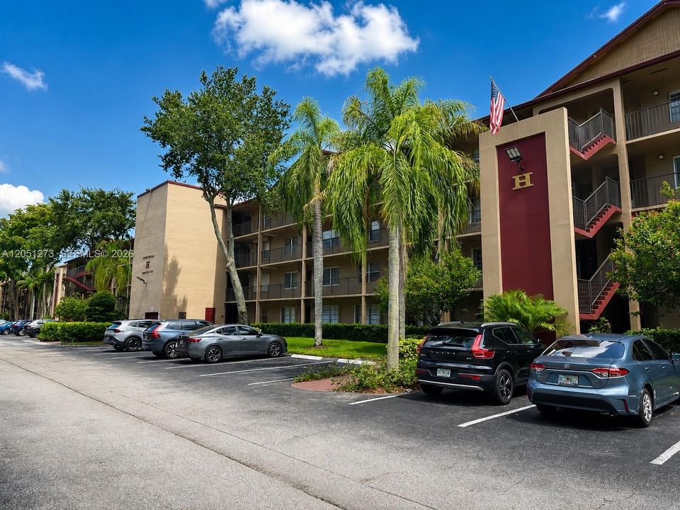 For Sale: $205,000 (2 beds, 2 baths, 1351 Square Feet)