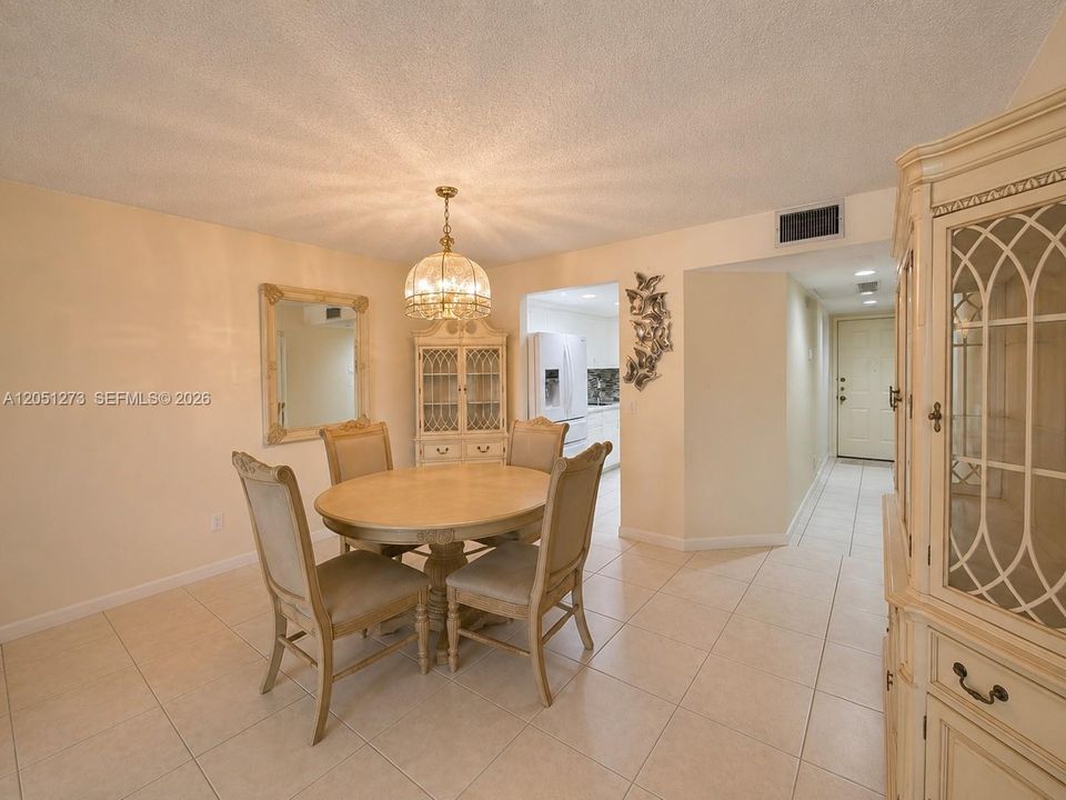 For Sale: $205,000 (2 beds, 2 baths, 1351 Square Feet)