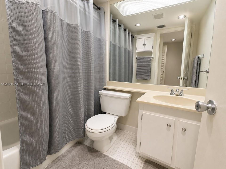For Sale: $205,000 (2 beds, 2 baths, 1351 Square Feet)