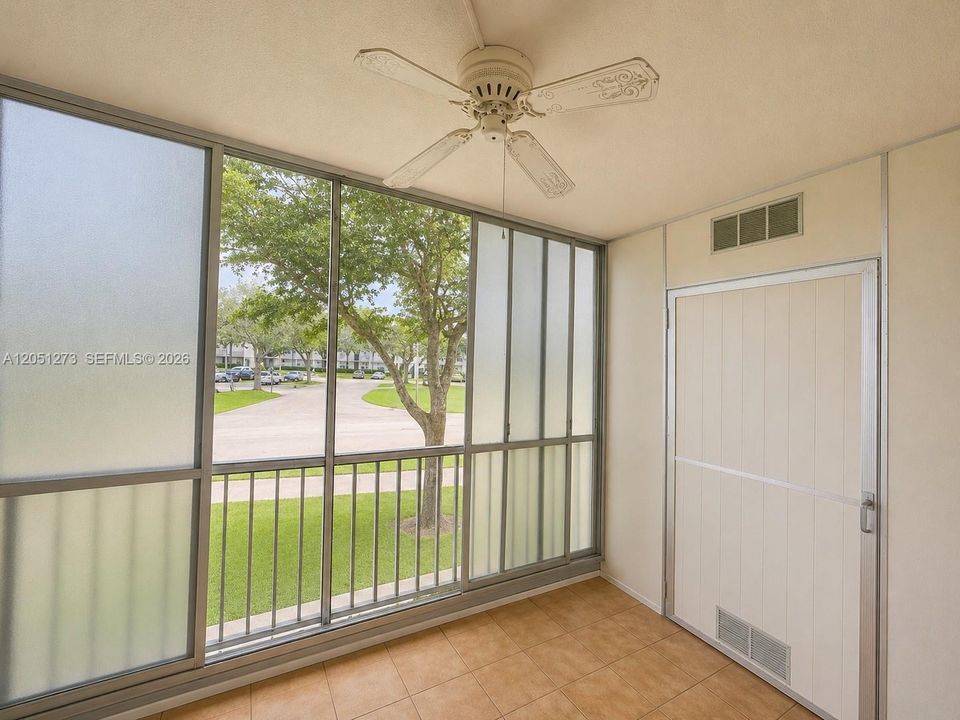 For Sale: $205,000 (2 beds, 2 baths, 1351 Square Feet)