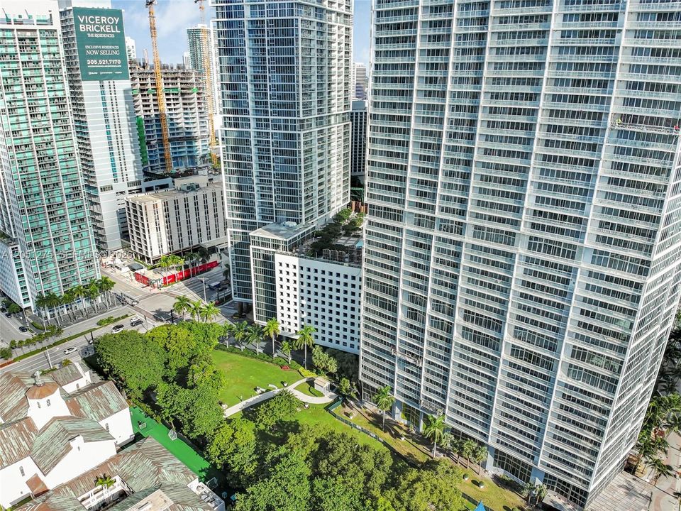 For Sale: $549,999 (1 beds, 1 baths, 816 Square Feet)