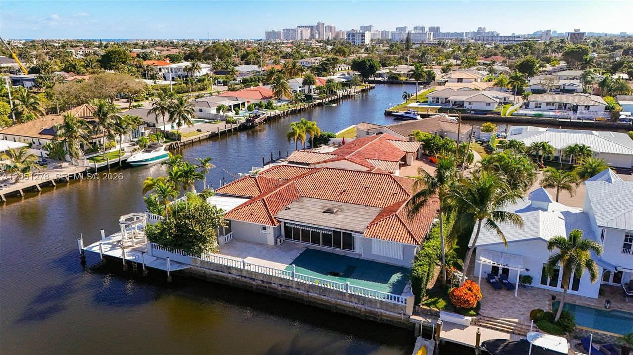 For Sale: $1,900,000 (5 beds, 4 baths, 4133 Square Feet)