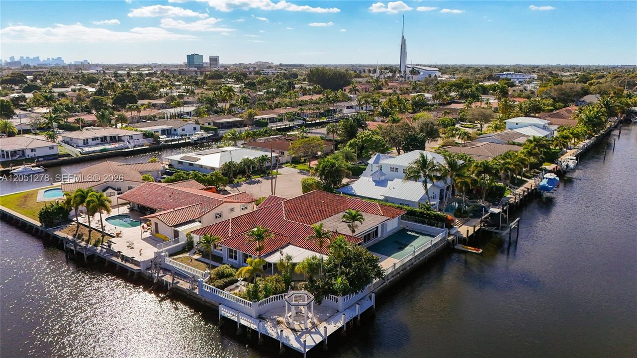 For Sale: $1,900,000 (5 beds, 4 baths, 4133 Square Feet)