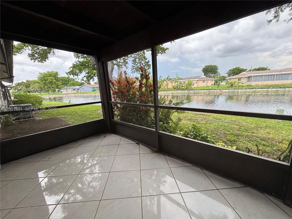 В аренду: $2,200 (2 спален, 2 ванн, 1060 Квадратных фут)