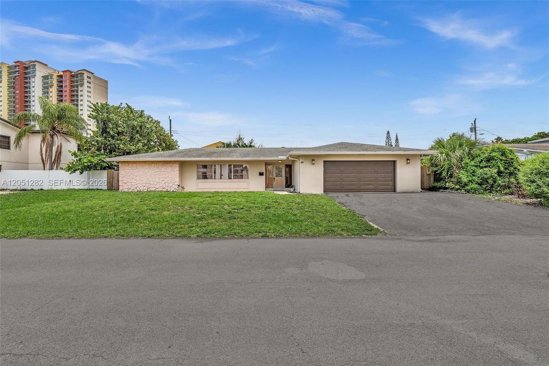 En Venta: $549,990 (3 camas, 2 baños, 1952 Pies cuadrados)