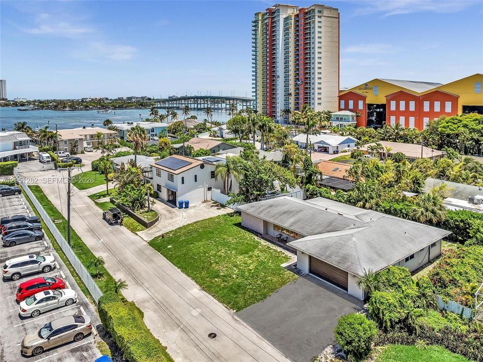 En Venta: $549,990 (3 camas, 2 baños, 1952 Pies cuadrados)