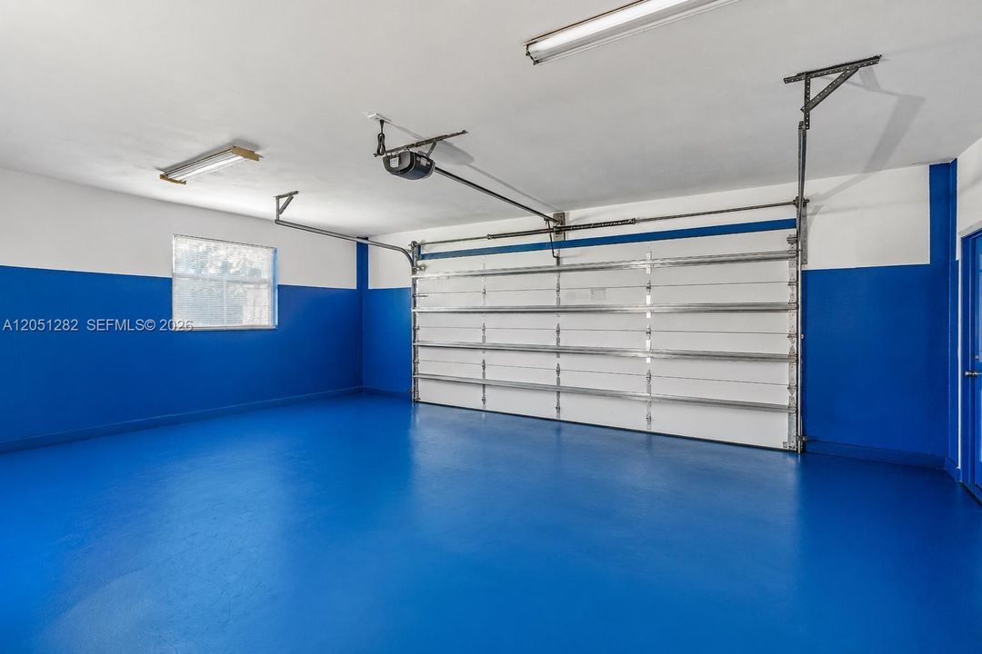 En Venta: $549,990 (3 camas, 2 baños, 1952 Pies cuadrados)