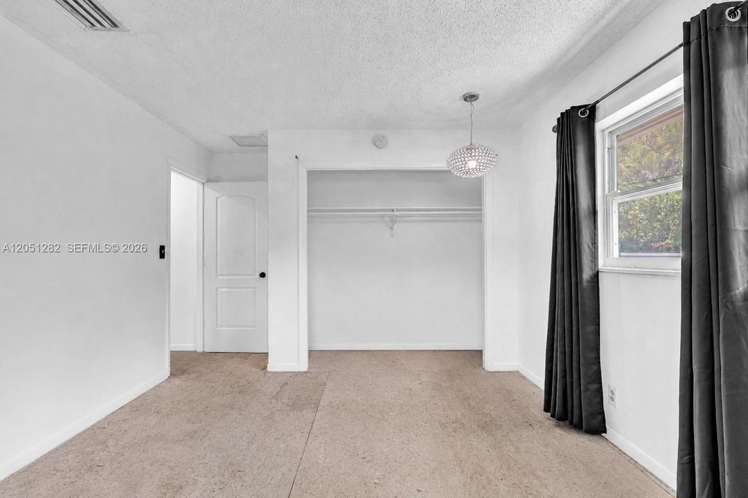 En Venta: $549,990 (3 camas, 2 baños, 1952 Pies cuadrados)