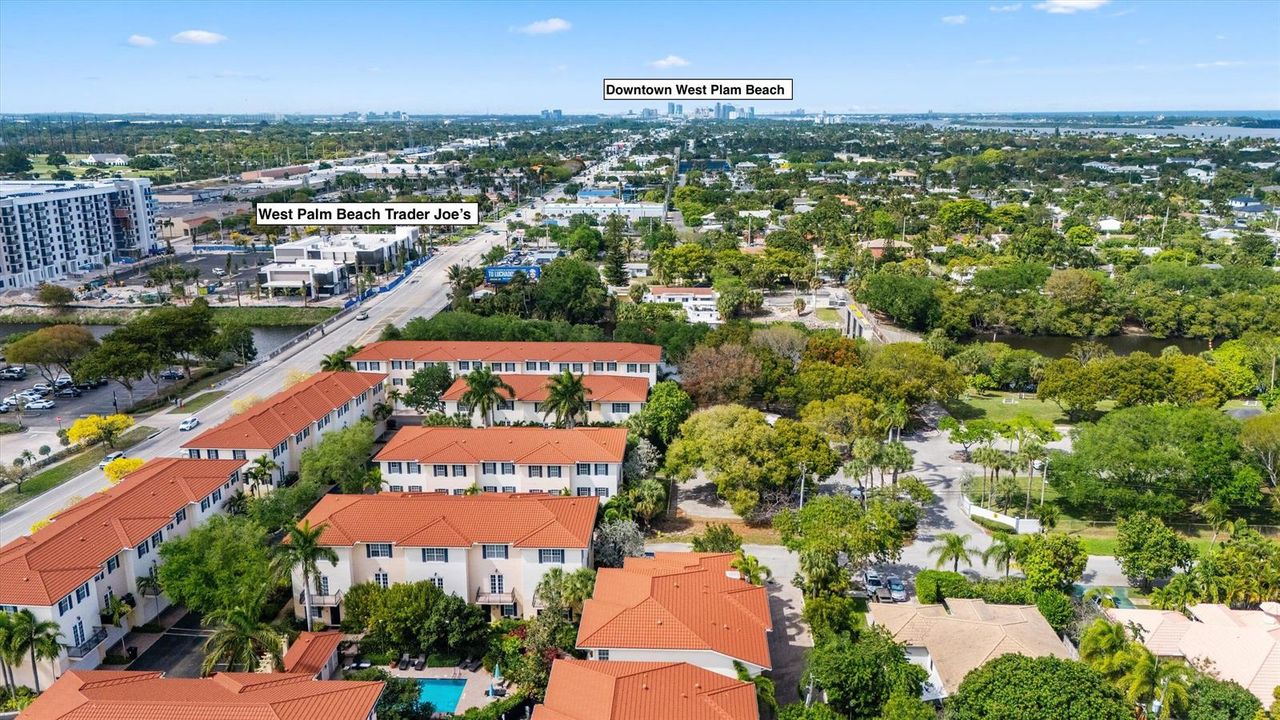 Courtyards of Lake Worth