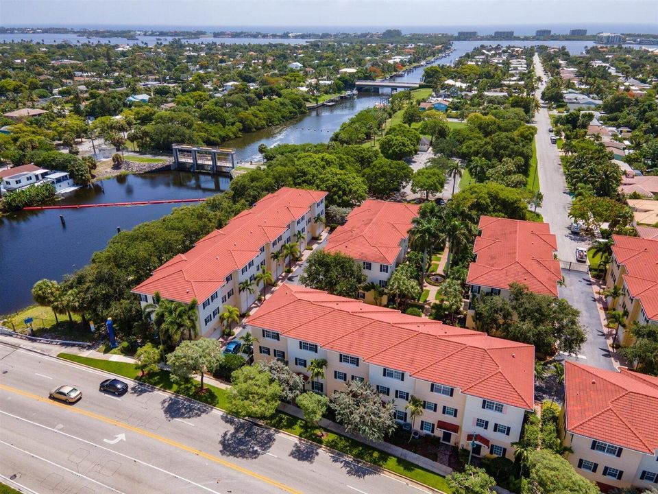 Courtyards of Lake Worth