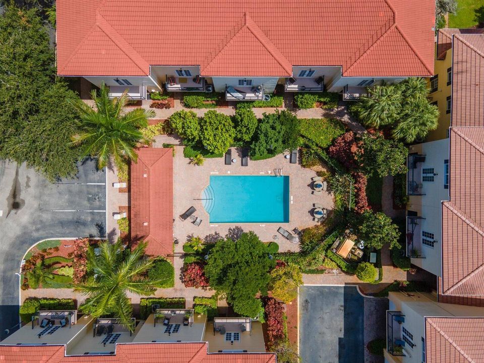 Courtyards of Lake Worth