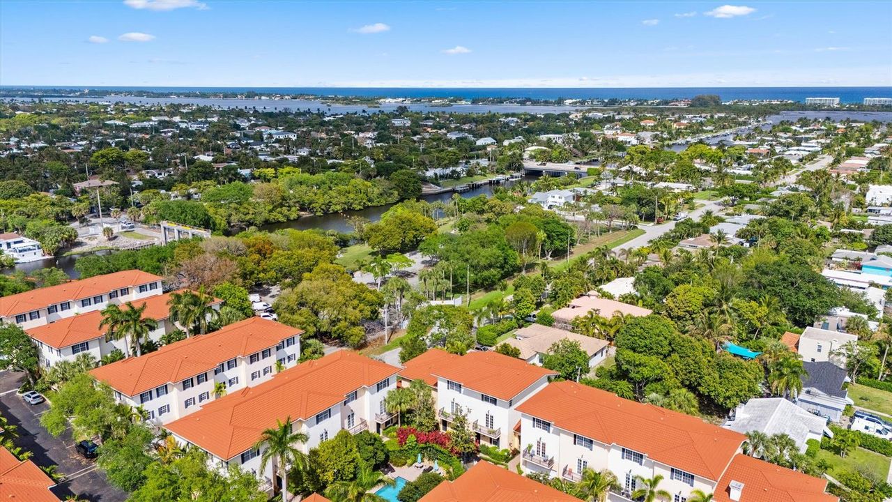 Courtyards of Lake Worth