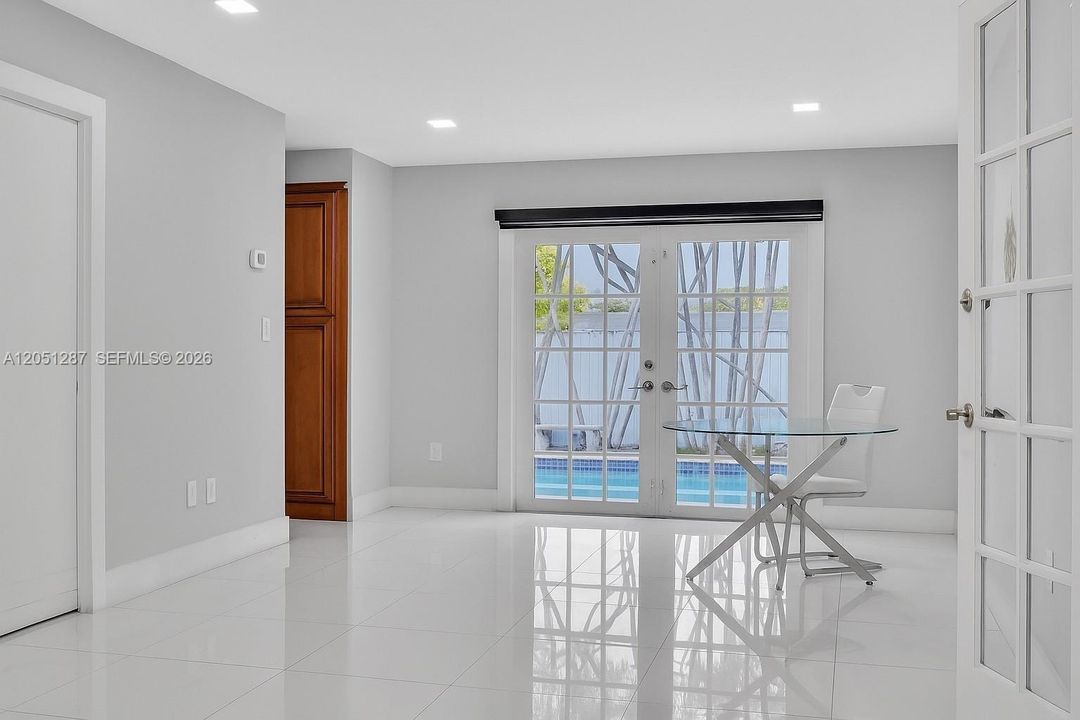 В аренду: $4,350 (4 спален, 2 ванн, 1681 Квадратных фут)