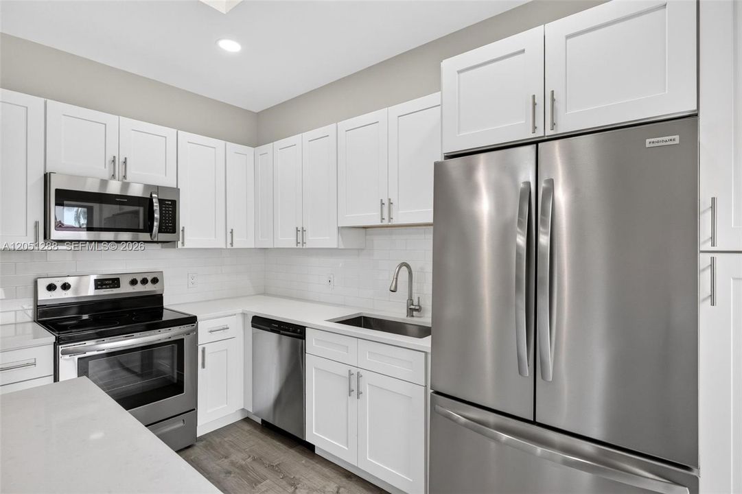 En Venta: $465,000 (4 camas, 2 baños, 1366 Pies cuadrados)