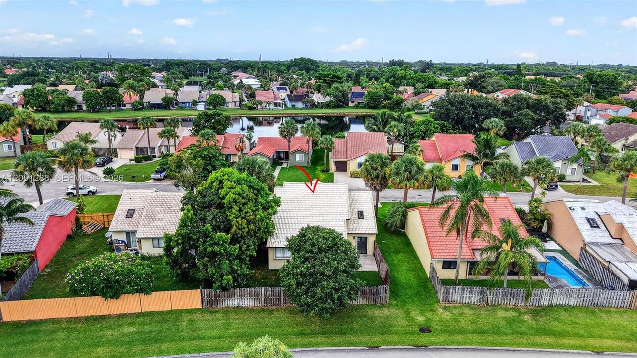 En Venta: $465,000 (4 camas, 2 baños, 1366 Pies cuadrados)