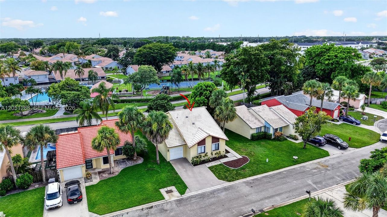 En Venta: $465,000 (4 camas, 2 baños, 1366 Pies cuadrados)