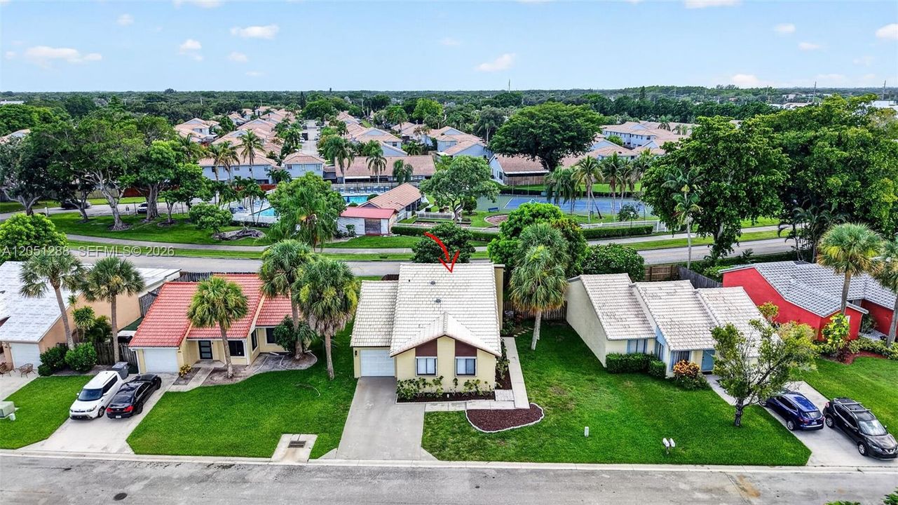 En Venta: $465,000 (4 camas, 2 baños, 1366 Pies cuadrados)