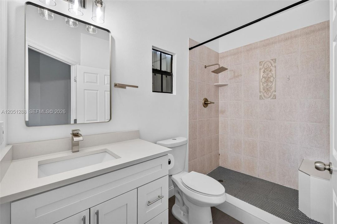 En Venta: $465,000 (4 camas, 2 baños, 1366 Pies cuadrados)