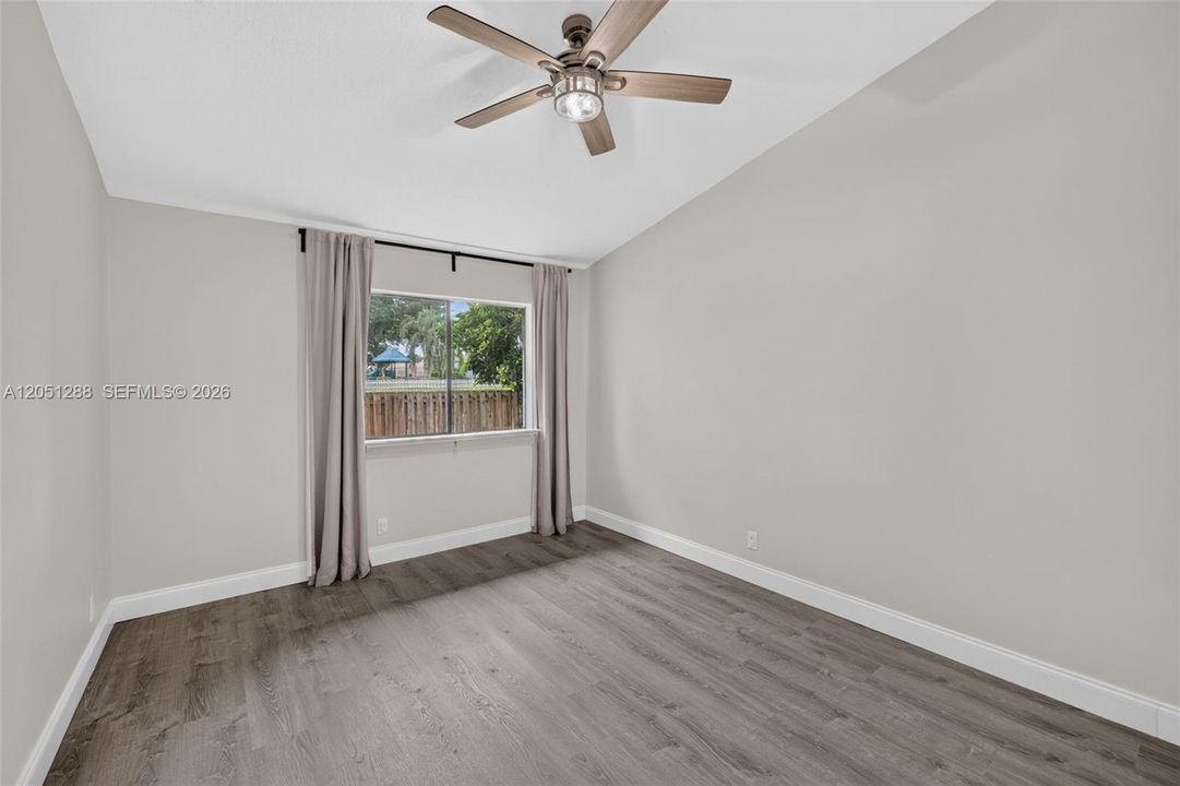 En Venta: $465,000 (4 camas, 2 baños, 1366 Pies cuadrados)