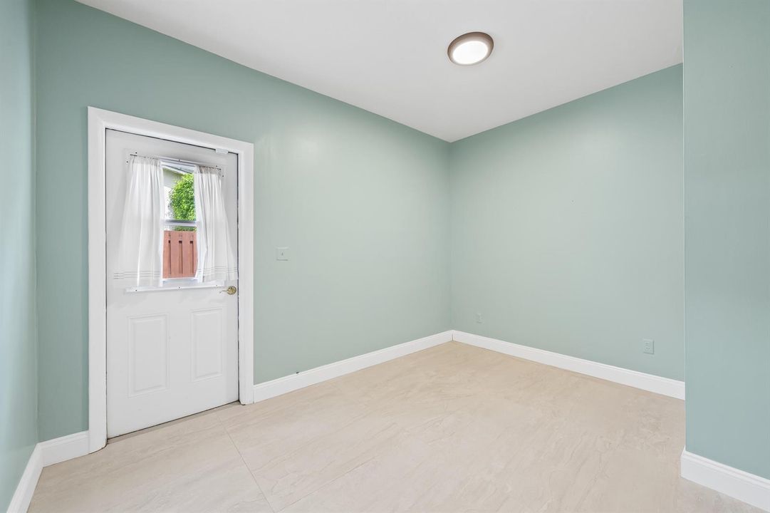 Bedroom/Office