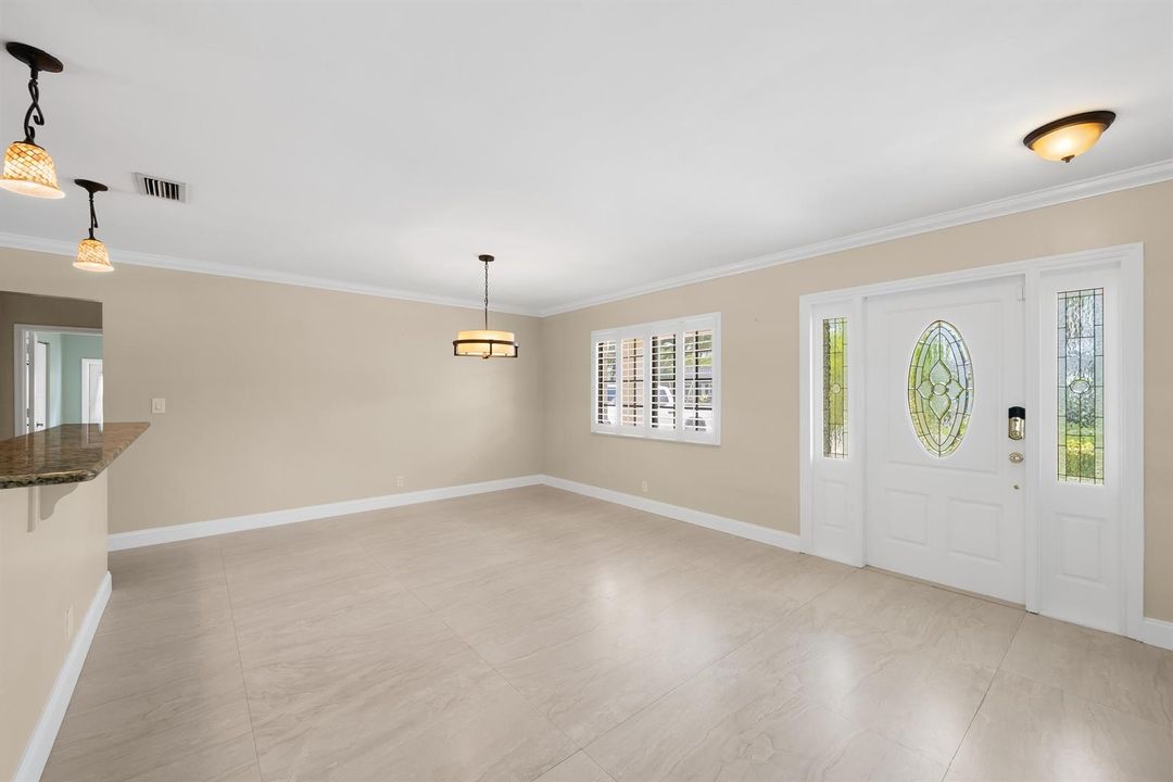 Entrance Foyer/Dining Room