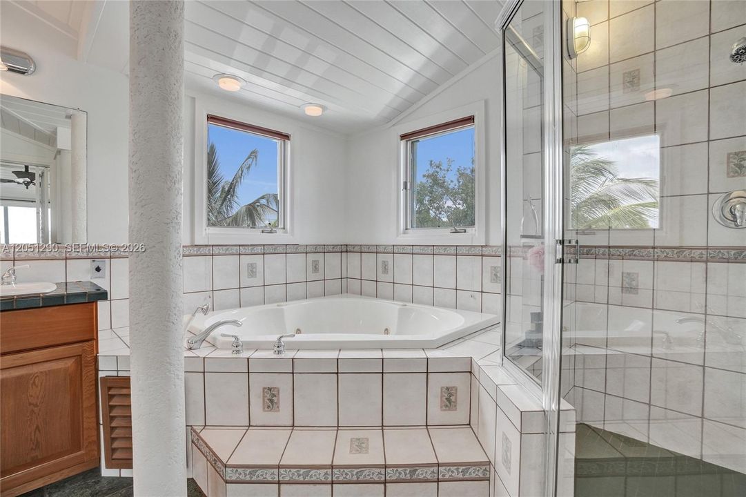 En Venta: $2,795,000 (3 camas, 2 baños, 1632 Pies cuadrados)