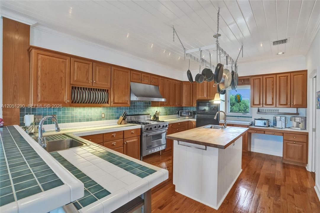 En Venta: $2,795,000 (3 camas, 2 baños, 1632 Pies cuadrados)