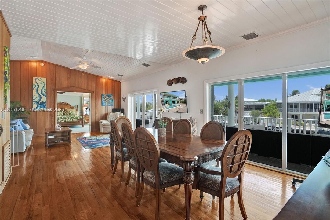 En Venta: $2,795,000 (3 camas, 2 baños, 1632 Pies cuadrados)