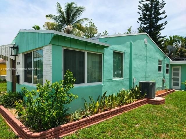 For Sale: $540,000 (3 beds, 2 baths, 1414 Square Feet)
