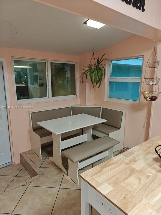 For Sale: $540,000 (3 beds, 2 baths, 1414 Square Feet)