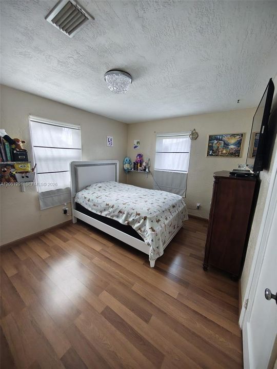 For Sale: $540,000 (3 beds, 2 baths, 1414 Square Feet)