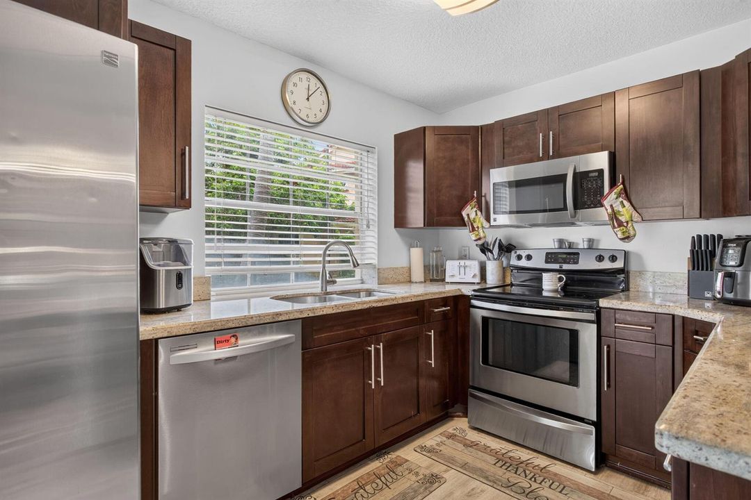 22-web-or-mls-3320-1782
