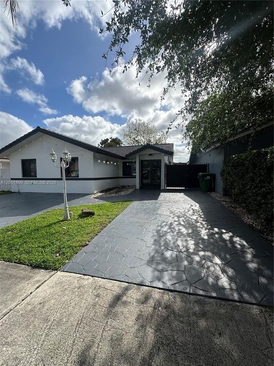 For Sale: $795,000 (4 beds, 3 baths, 2076 Square Feet)