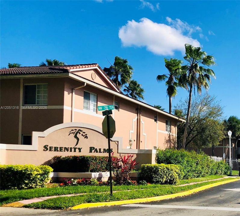 For Rent: $2,150 (2 beds, 2 baths, 886 Square Feet)