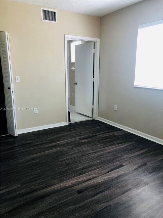 For Rent: $2,150 (2 beds, 2 baths, 886 Square Feet)