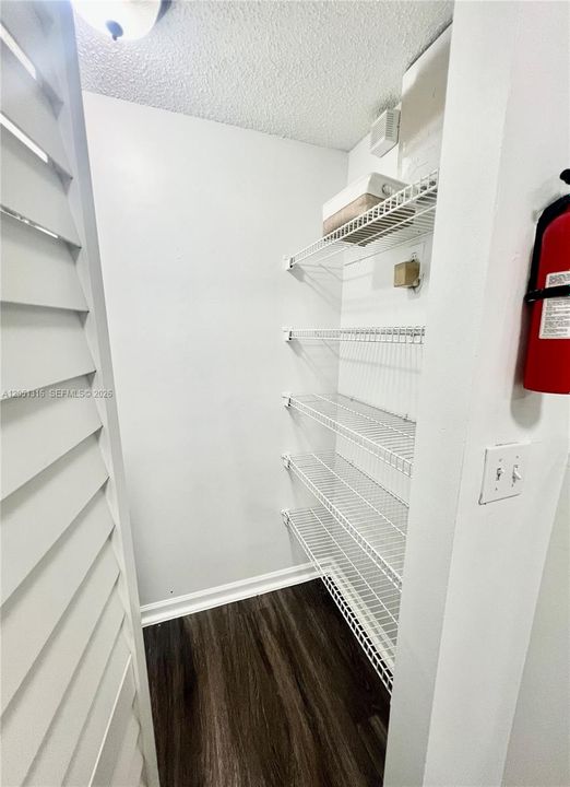 For Rent: $2,150 (2 beds, 2 baths, 886 Square Feet)