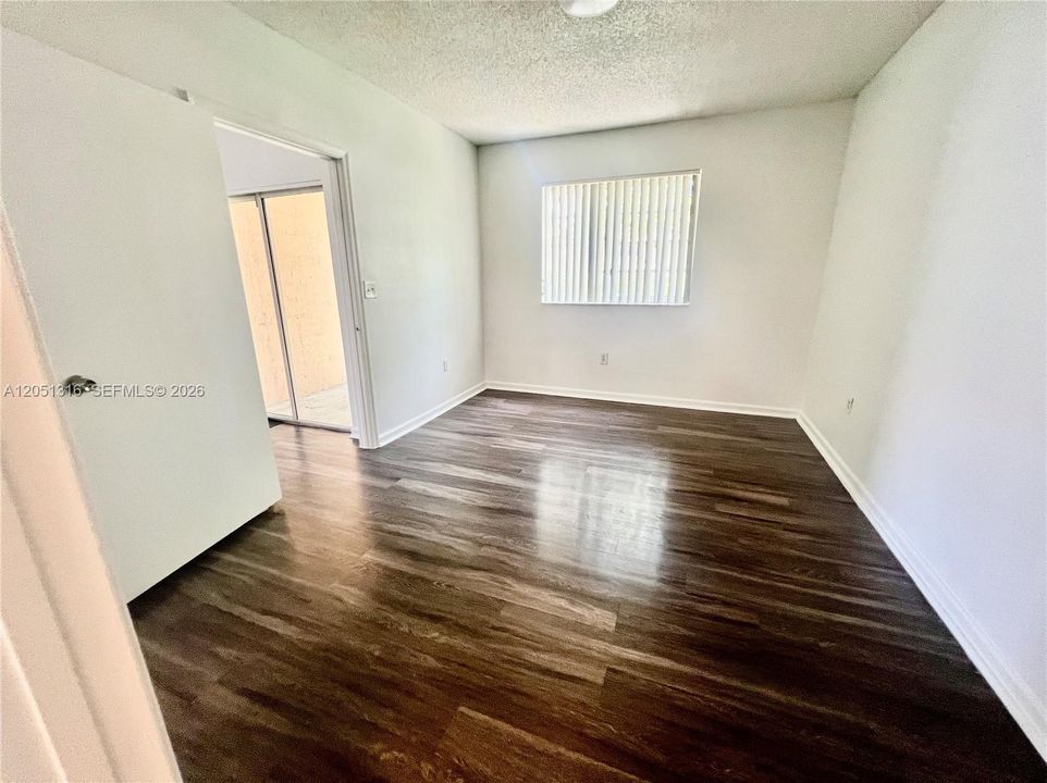 For Rent: $2,150 (2 beds, 2 baths, 886 Square Feet)