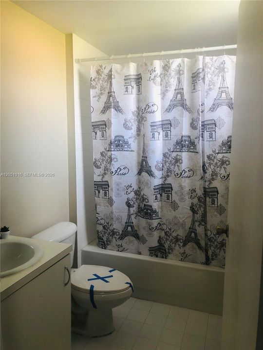 For Rent: $2,150 (2 beds, 2 baths, 886 Square Feet)