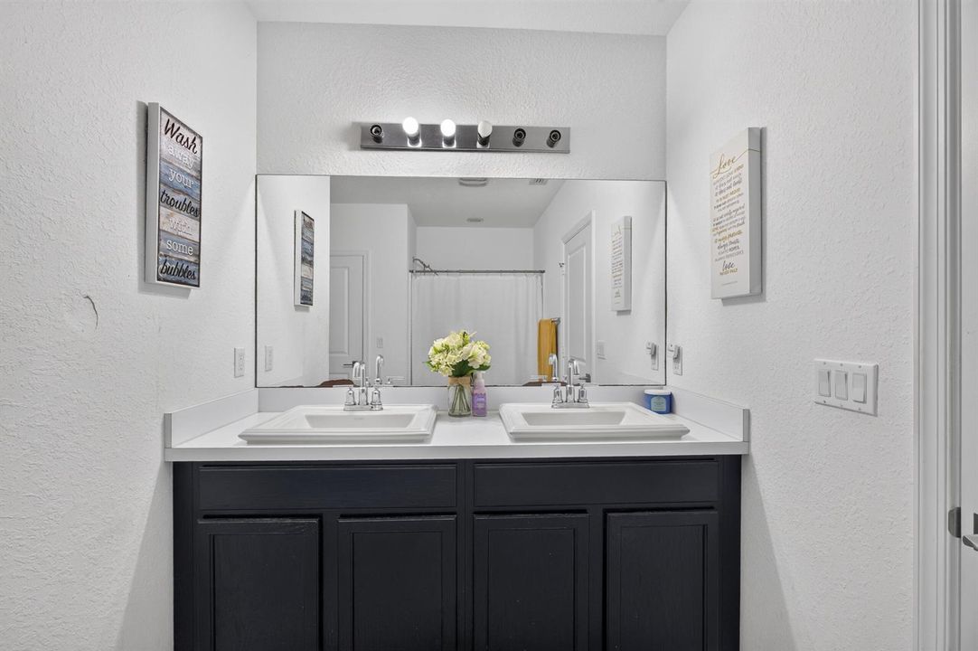 Dual sinks.